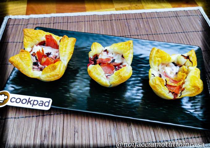 Come a Fai Veloce Nidi di Sfoglia con Radicchio, Fontina e Speck Croccante