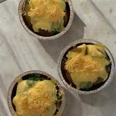 รูปของ Kentang panggang keju dan Brokoli