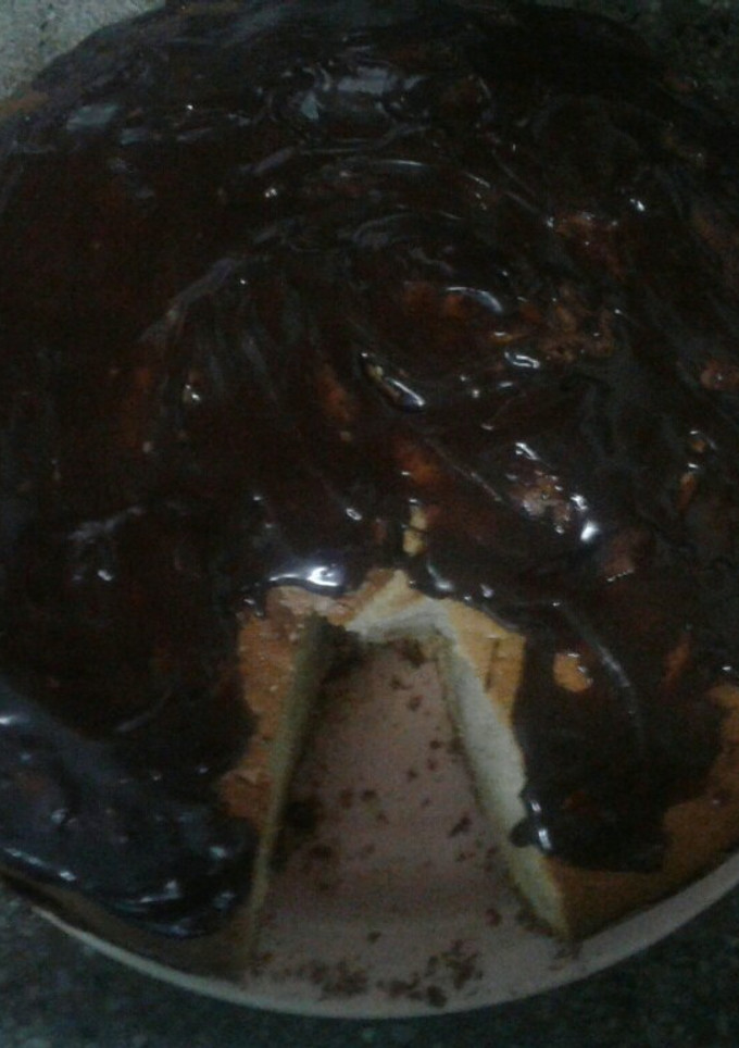 Una foto de Bizcochuelo de banana y uvas con chocolate