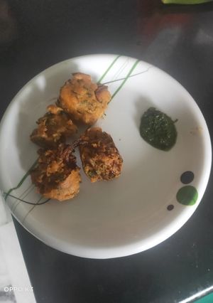 A picture of Sindhi special onion pakoda.
