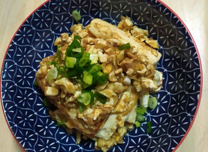 豆腐佐金沙 的食譜成品照片