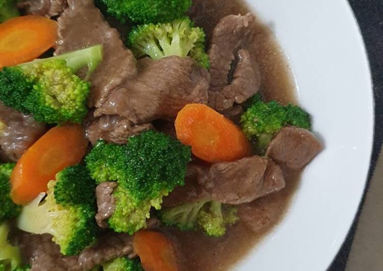 Bagaimana memasak Brokoli Cah Daging Sapi Lezat