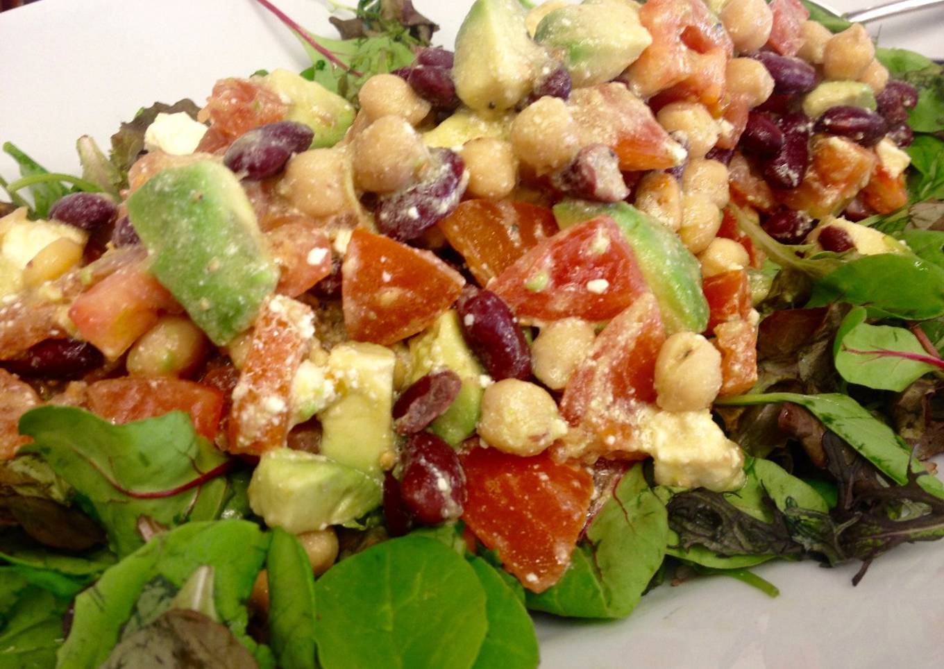 Salad with wasabi sauce