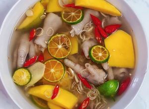 Hình của món Chân gà sả tắc.