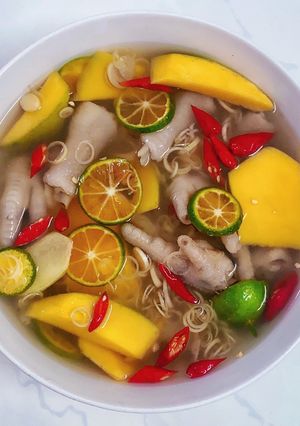 Hình của món Chân gà sả tắc.