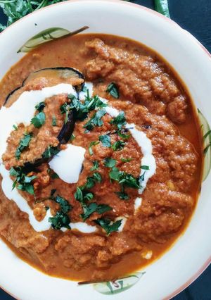 A picture of Eggplant in Yogurt Sauce (Baingan Dahi Wale).