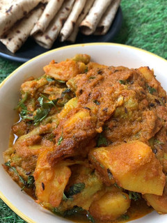 तोरई आलू की सब्जी(Turai Aloo Ki Sabzi Recipe in hindi) रेसिपी मुख्य फोटो