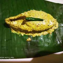 A picture of Ilish paturi.