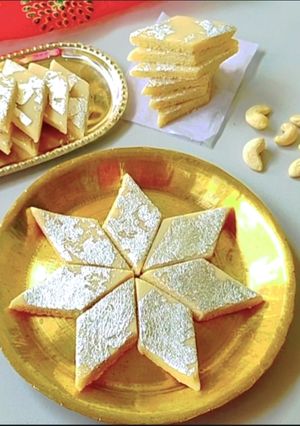 A picture of Kaju Katli (Indian Cashew Fudge).