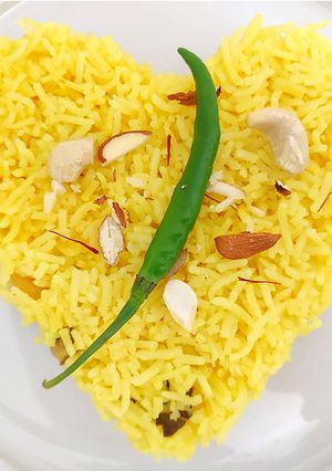 বাসন্তী পোলাও (Basanti Pulao Recipe in Bengali) রেসিপির প্রধান ছবি