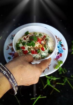 A picture of Chicken Raita.