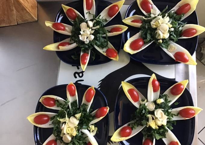 Salade de jeunes endives aux céleri et tomates cerises