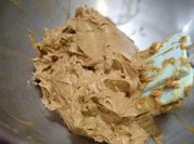 Una foto de crema moka con huevo