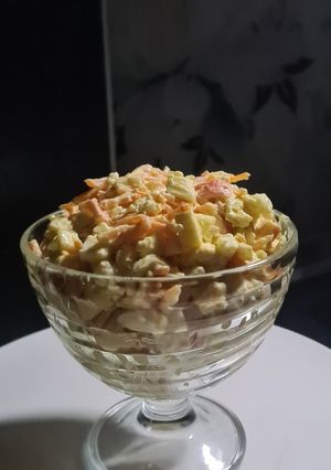 Фото Салат с крабовыми палочками и корейской морковкой.