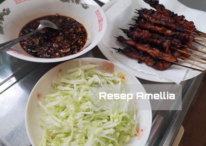  Bagaimana cara membuat Sate ayam sambel kecap super simpel yang lezat