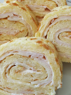 Una foto de Brazo gitano de patata y cebolla(rollo)
