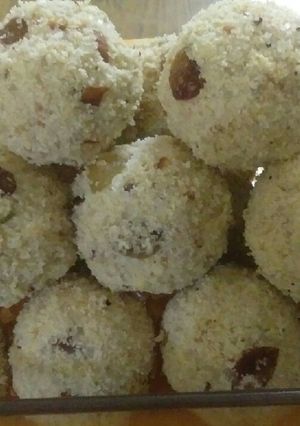 सूजी के लड्डू (Suji ke laddu recipe in hindi) रेसिपी मुख्य फोटो