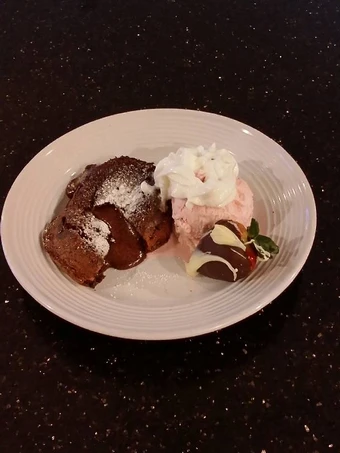 Easy Ways Make Recipes Molten Chocolate Cakes the So Delicious Delicious.