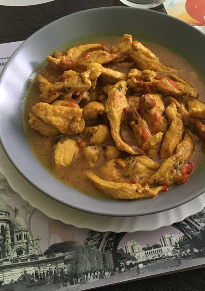 Una foto de Pollo a la Cúrcuma