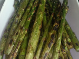 Espárragos grillados