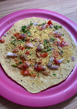 A picture of Masala Papad.