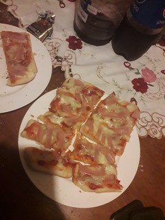 Una foto de Pizza, masa estilo pizzeria🤭