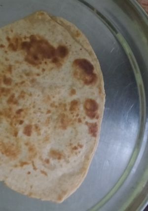 तिकोना पराठा रेसिपी मुख्य फोटो