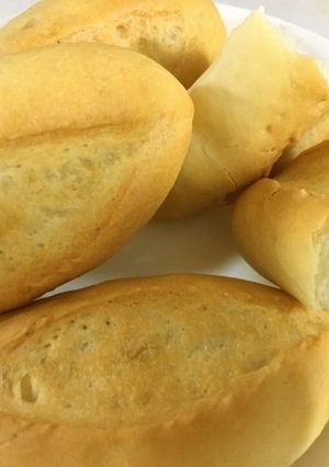 A picture of Vietnamese Bánh Mì.