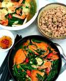 Bữa trưa cấp tốc: Canh rau muống nấu ghẹ và thịt xay rim mắm