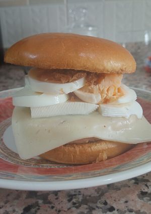 Una foto de Burger "blanca brioche"