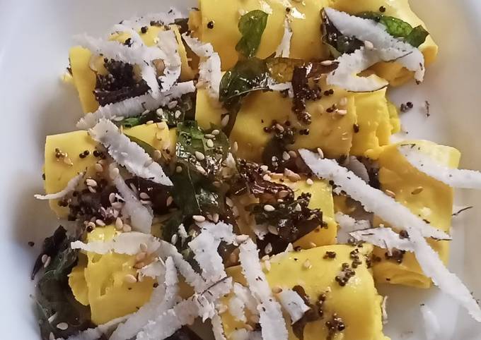 Khandvi(Gujarati Dish)