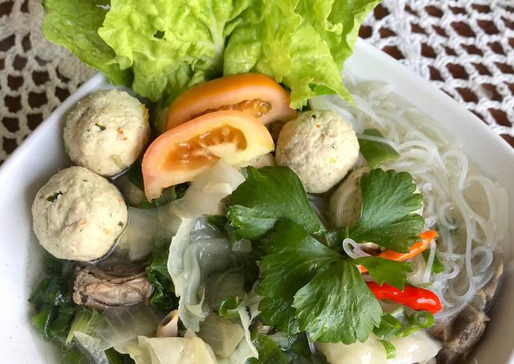 Cara Menyiapkan (Eat Clean Menu) Bakso Ayam Bihun Untuk Diet Anti Ribet!