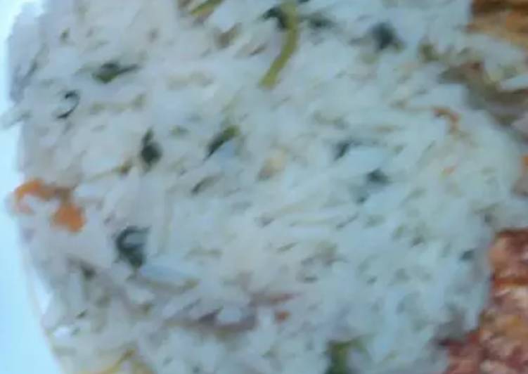 Recipe of Perfect Vegetable rice, Fried Eggs and fried Cabbage  and Mango juice