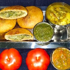 A picture of Gobhi aloo matar ki sabji.