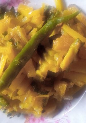 মাছের তেল উচ্ছে আলু চচ্চড়ি (macher tel uche aloo chachori recipe in bengali) রেসিপির প্রধান ছবি