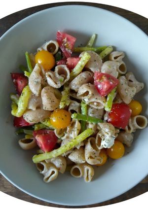Une photo de One pot pasta haricots verts, tomates fraîches & feta - IG Bas
