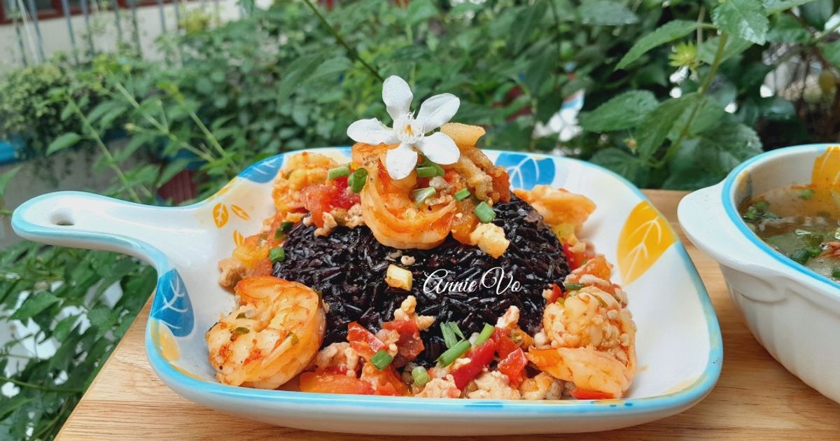 Cách Làm Món Cơm Gạo Lứt Với Tôm Nõn Rim Cà Chua của Annie Vo - Cookpad
