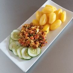 A picture of Boiled Irish Potatoes with Veggie Eggs.