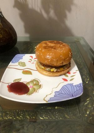 A picture of Aloo patty burger.