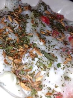 खीरा प्याज़ रायता(kheera pyaz raita recipe in HIndi) रेसिपी मुख्य फोटो