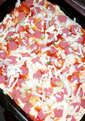 Foto resep Pizza suka-suka sosis sederhana rasa istimewa