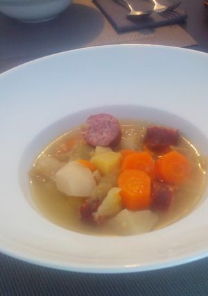 Une photo de Soupe de chou blanc à la saucisse de Morteau