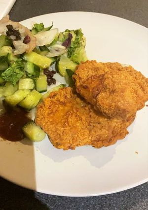 A picture of KFC style chicken broast.
