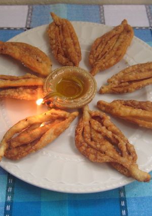 A picture of Elo Jhelo Nimki.