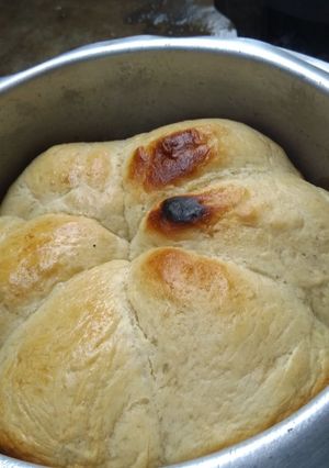A picture of Bread using a jiko.