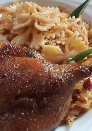 Paprikás bajor káposztás tészta sült kacsa combbal 👌🥰 recept fotója