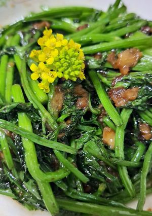 Hình của món Cần tây nước xào tỏi.
