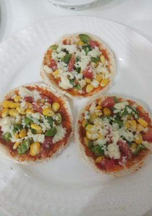 A picture of Bread pizza.
