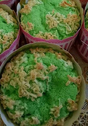 Foto resep Bolu Putih Telur Pandan Keju In Cups