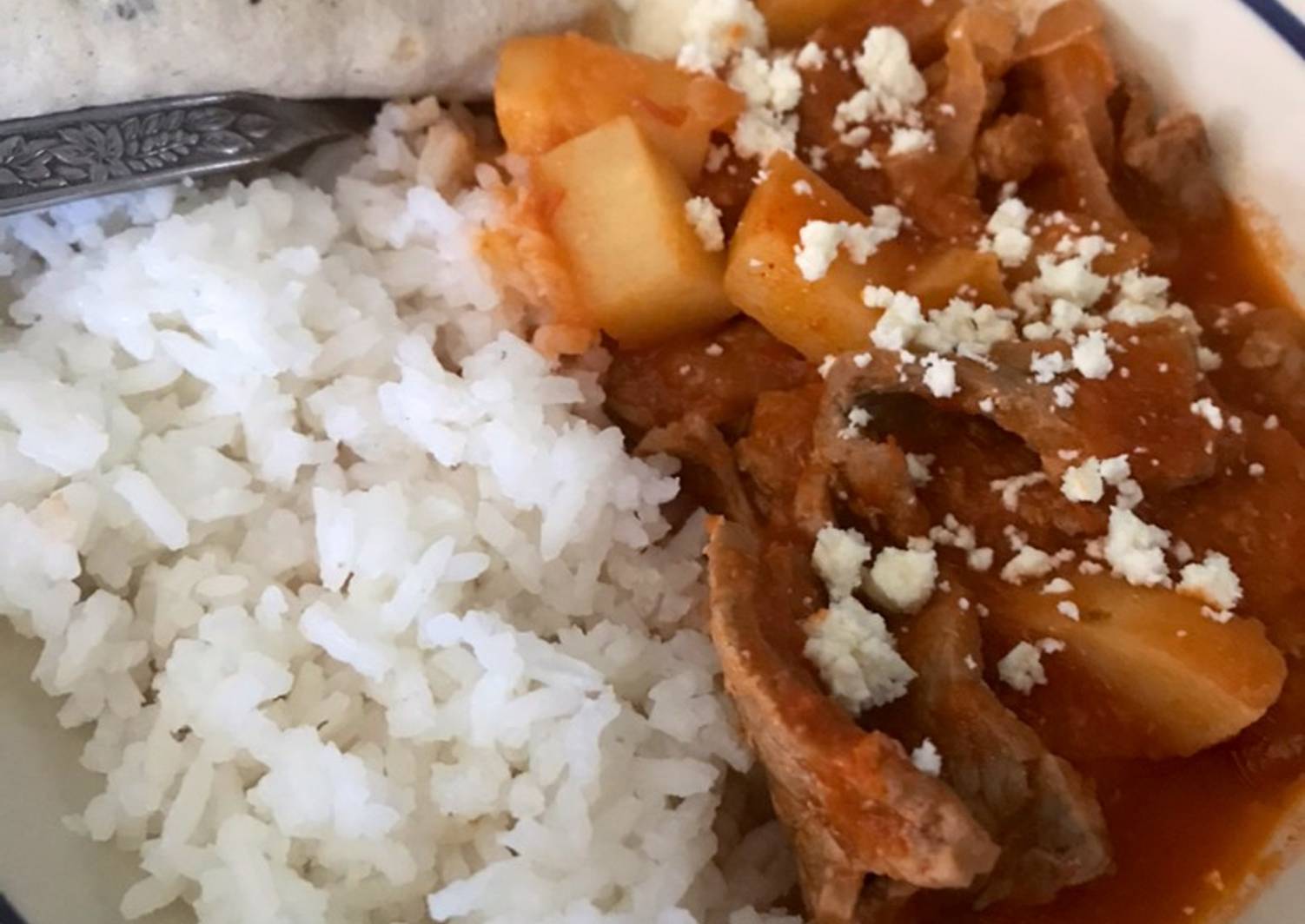 Carne de res con salsa roja y papas Receta de Santis Cookpad Carne de res con salsa roja y papas Receta de Santis Cookpad